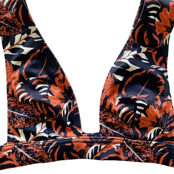 Nasty Gal Leaf Print V-Neck Beach Swimwear Bikini Top Size 2 NWT - Picture 3 of 9